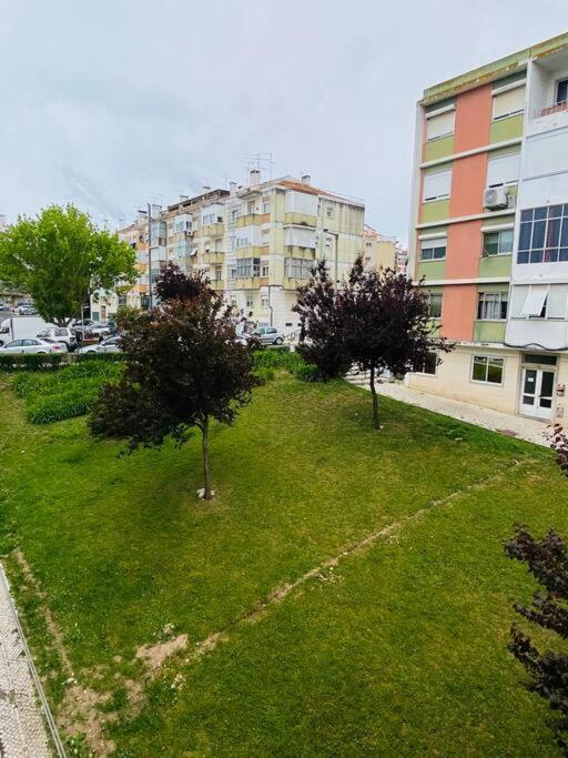Modern 3 Bedroom Flat In Lisboa Exterior foto